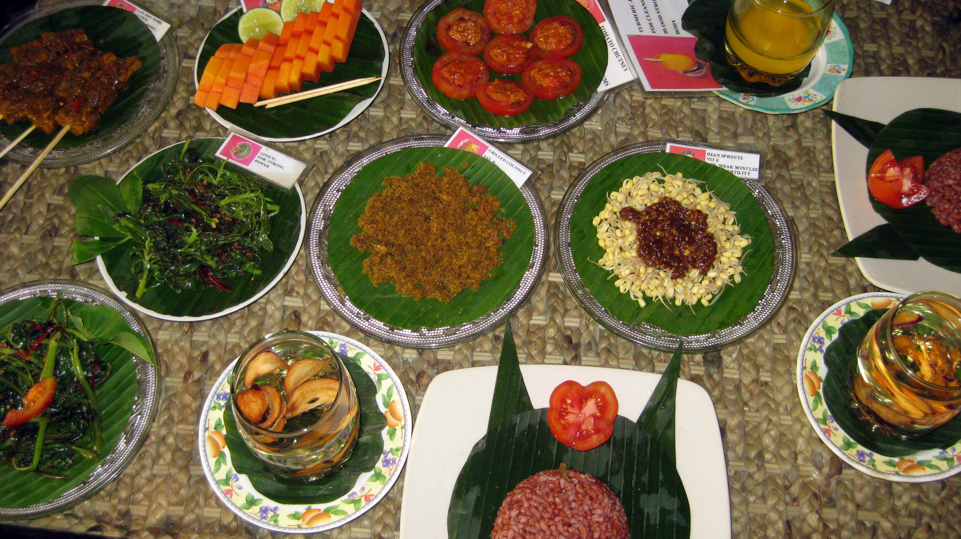 Lunch at Dr Wayan's Cafe - Ubud, Bali, Indonesia Dr Wayan's lunch - Ubud, Bali, Indonesia