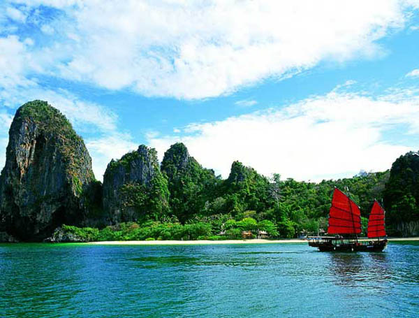 Beautiful Railey Beach with Siamese junk - Phranang Peninsula,Thailand Beautiful Railey Beach with Siamese junk on Phranang Peninsula,Thailand