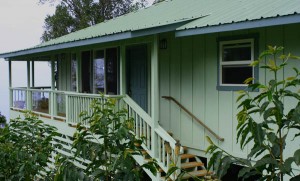 Eco-friendly guest cottage at Kona Rainforest Farms in South Kona, Big Island, Hawaii, USA