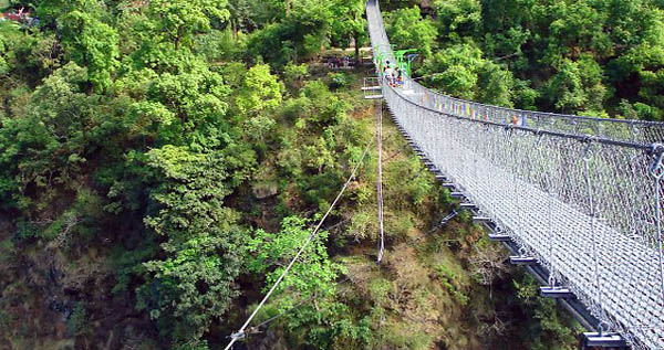 Suspension bridge to The Last Resort - Nepal
