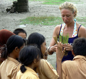 Delphine Robbe, Gili Eco Trust, teaching soil conservation - Gili Islands, Indonesia Delphine Robbe, Gili Eco Trust, teaching soil conservation on the Gili Islands, Indonesia